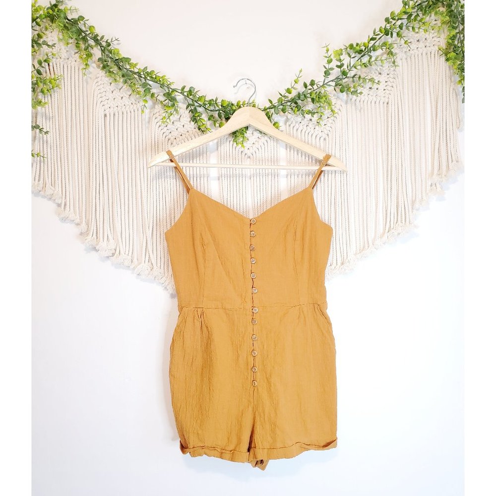 🌞 (3/$25) Lumiere Orange Button Down Romper Size Small